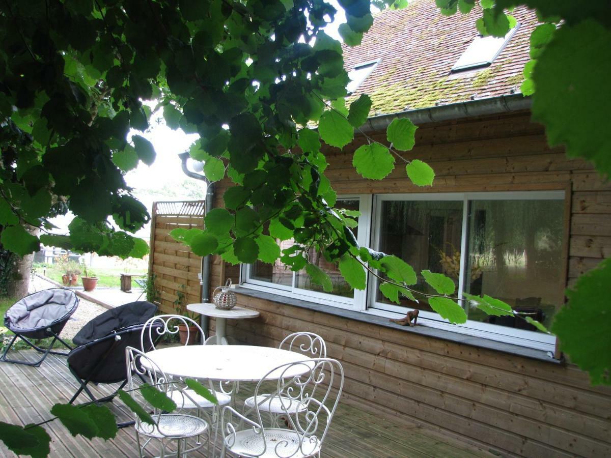 Ferienwohnung Tante Pim Neuilly-sur-Eure Exterior foto